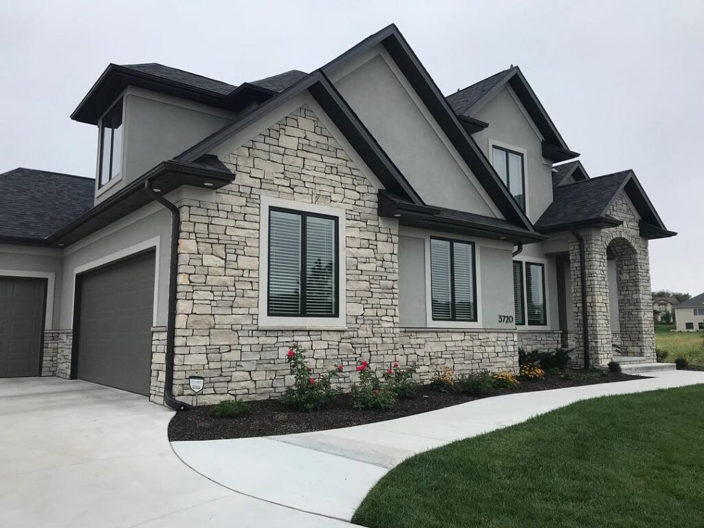 Fond Du Lac Ashlar | Lusco Brick & Stone Co.